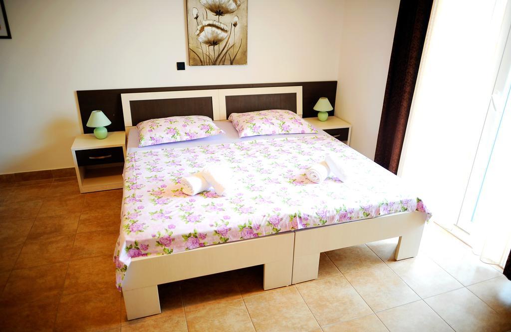 Apartments&Rooms Jelavic Сегет Враница Стая снимка