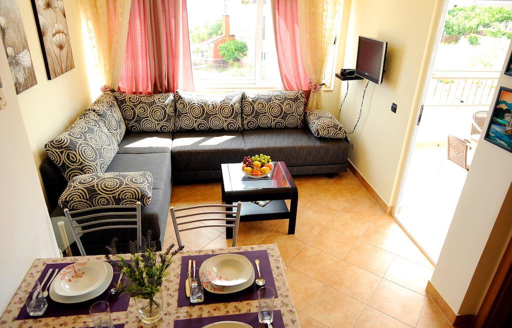 Apartments&Rooms Jelavic Сегет Враница Стая снимка