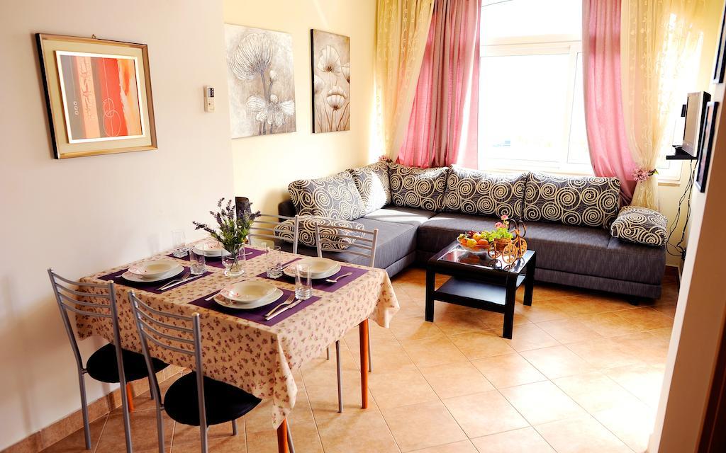 Apartments&Rooms Jelavic Сегет Враница Стая снимка