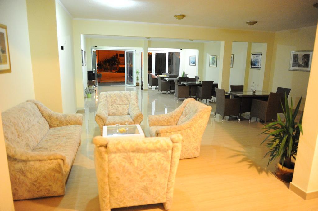 Apartments&Rooms Jelavic Сегет Враница Екстериор снимка